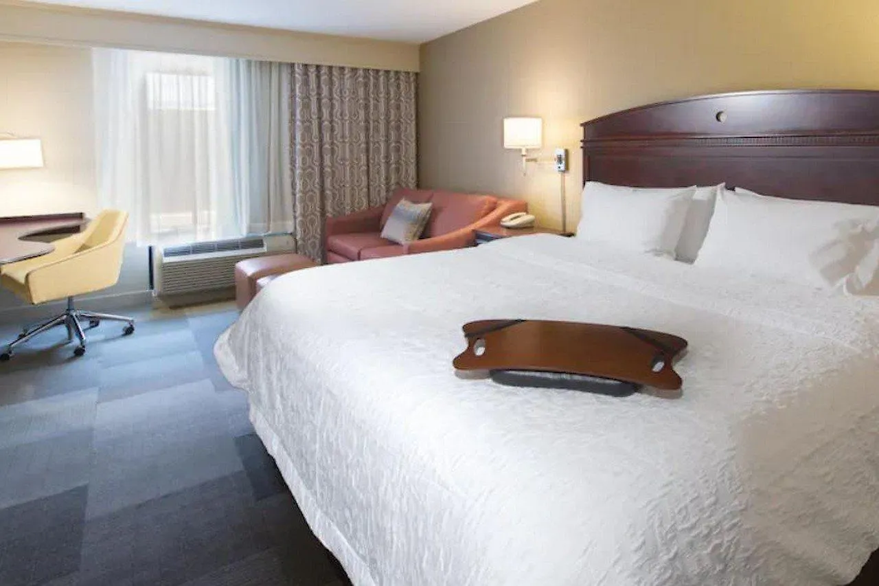 Hampton Inn & Suites Pensacola I-10 N At University Town Plaza 3*, Ferry Pass