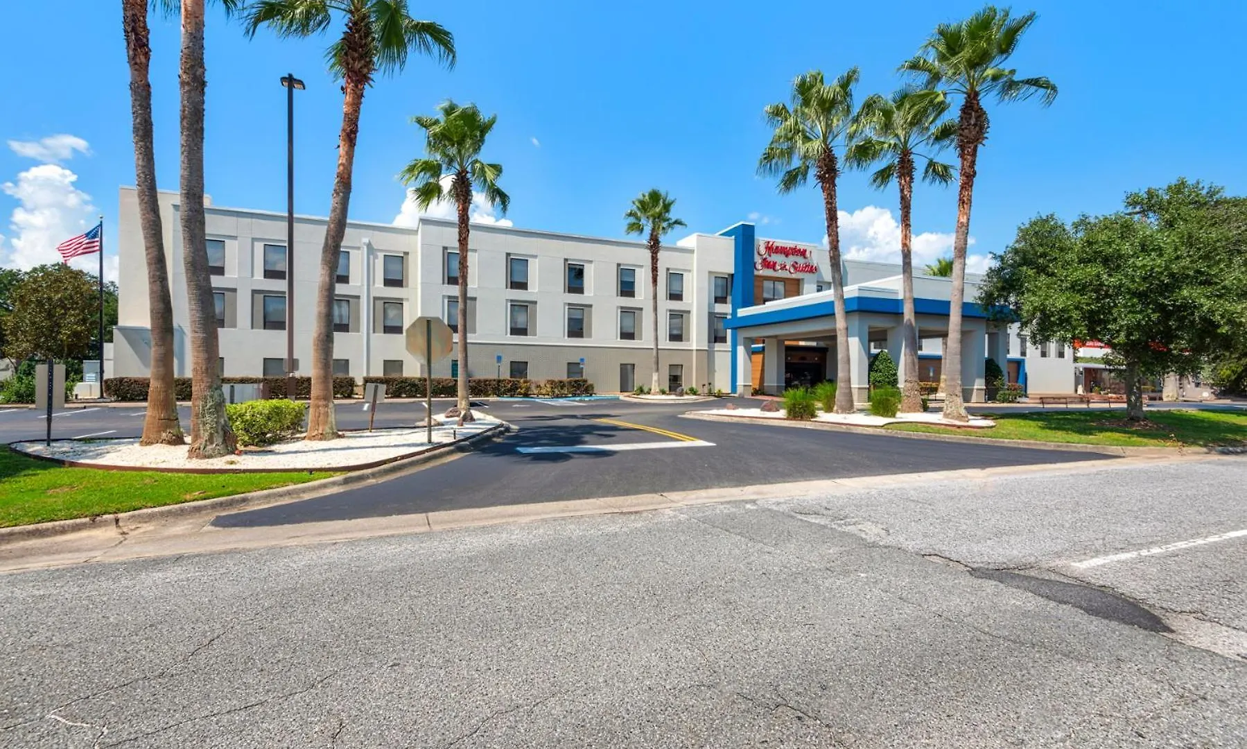 Hampton Inn & Suites Pensacola I-10 N At University Town Plaza