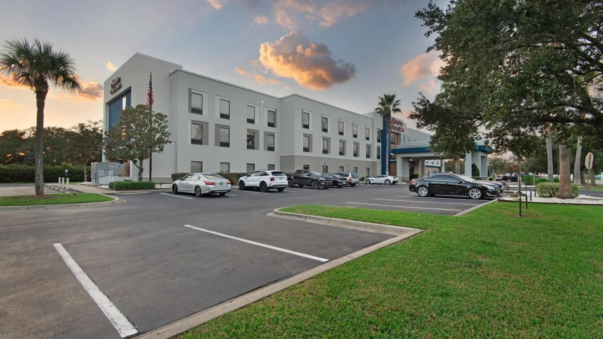 Hampton Inn & Suites Pensacola I-10 N At University Town Plaza Ferry Pass