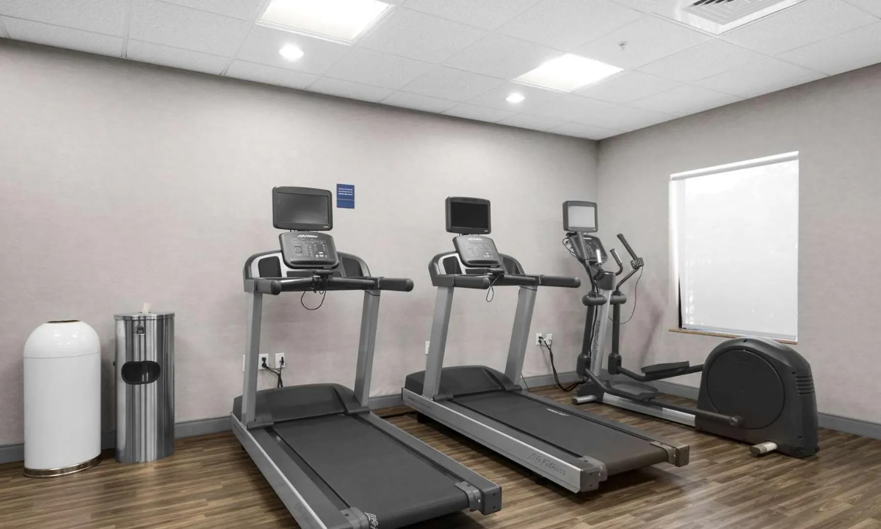 Hampton Inn & Suites Pensacola I-10 N At University Town Plaza Ferry Pass