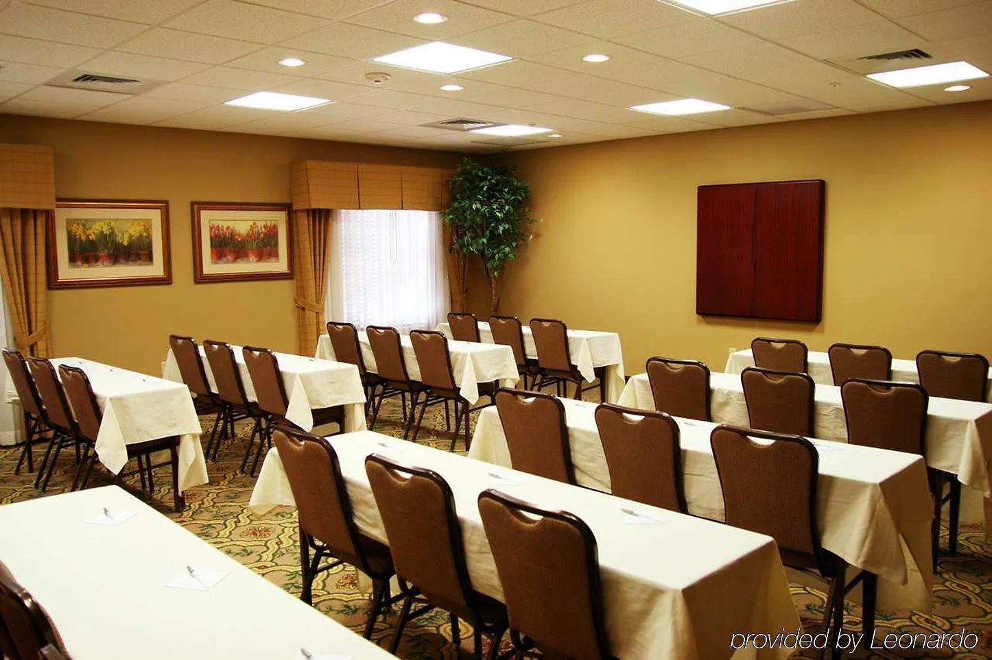 Hampton Inn & Suites Pensacola I-10 N At University Town Plaza Hotel